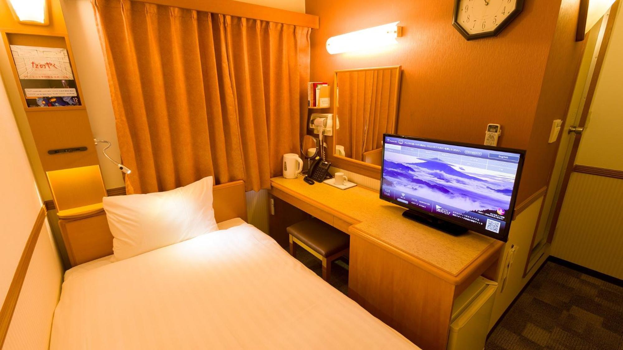 Toyoko Ekimae Hotel 3*